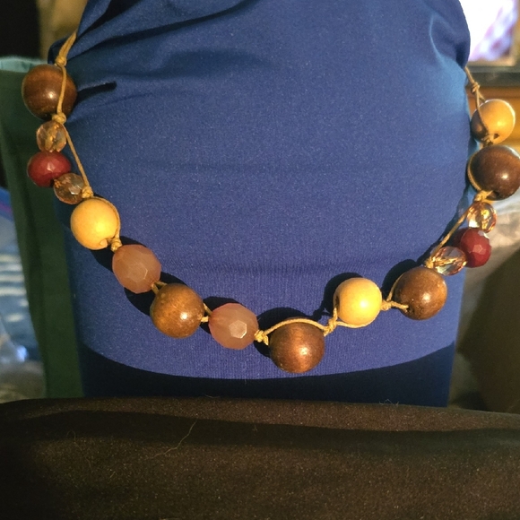 Jewelry - Elegant Multicolor Beaded Necklace